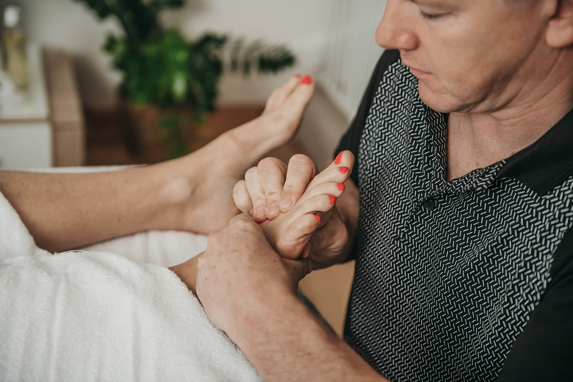 feet massage